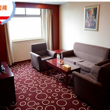 Beijing Spring Hotel Екстер'єр фото