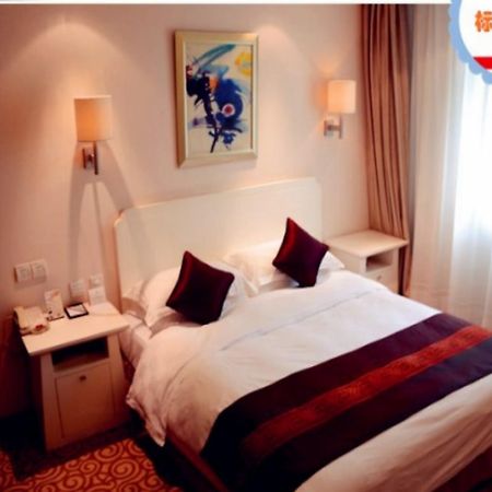 Beijing Spring Hotel Екстер'єр фото