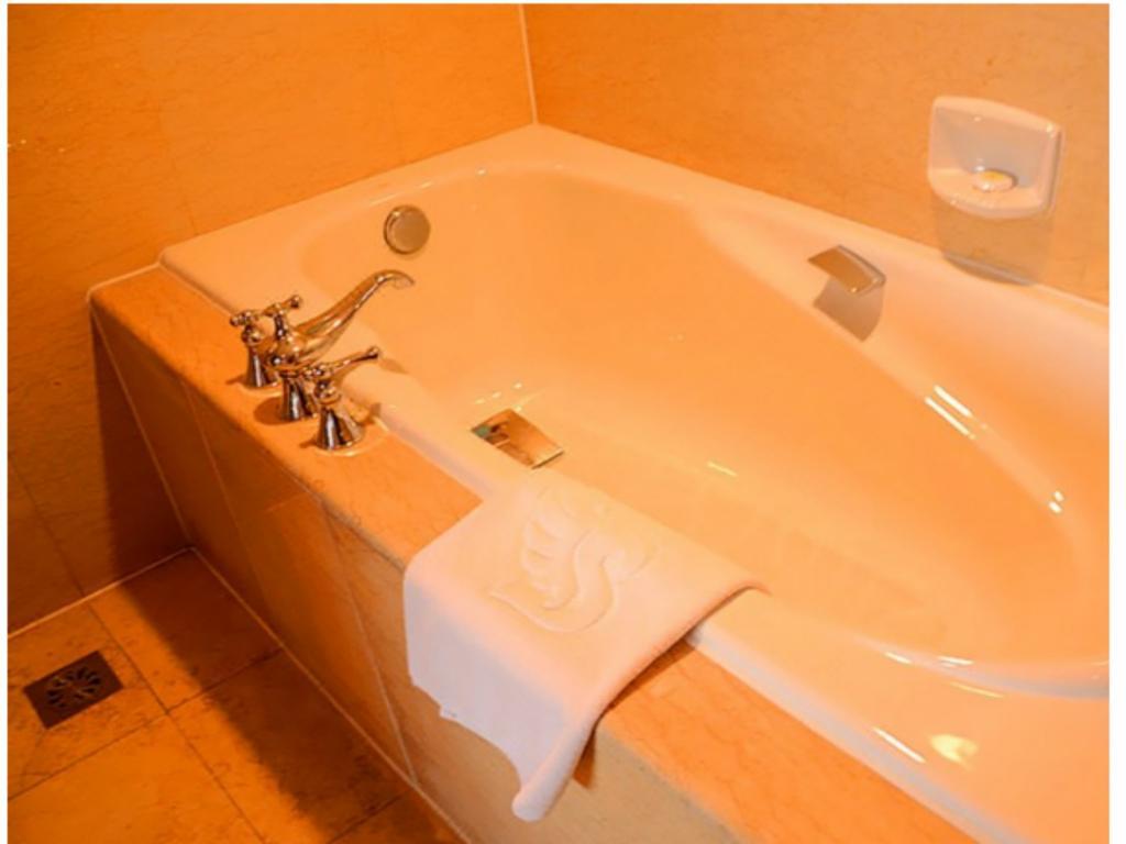 Beijing Spring Hotel Екстер'єр фото