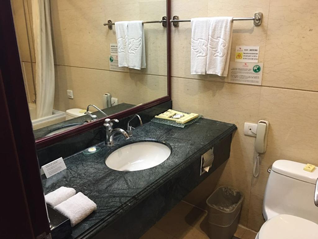 Beijing Spring Hotel Екстер'єр фото
